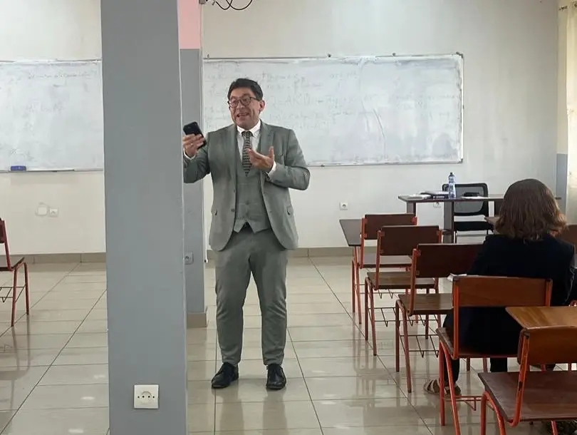 VISITE DU PROFESSEUR BENOÎT BAYENET À LA FSEG-ULC DE L’UNIVERSITÉ LOYOLA DU CONGO