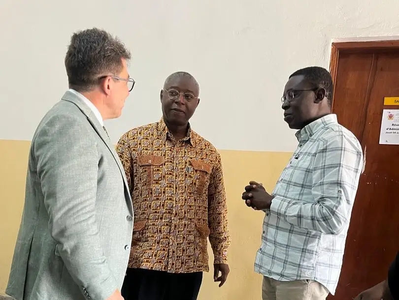 VISITE DU PROFESSEUR BENOÎT BAYENET À LA FSEG-ULC DE L’UNIVERSITÉ LOYOLA DU CONGO
