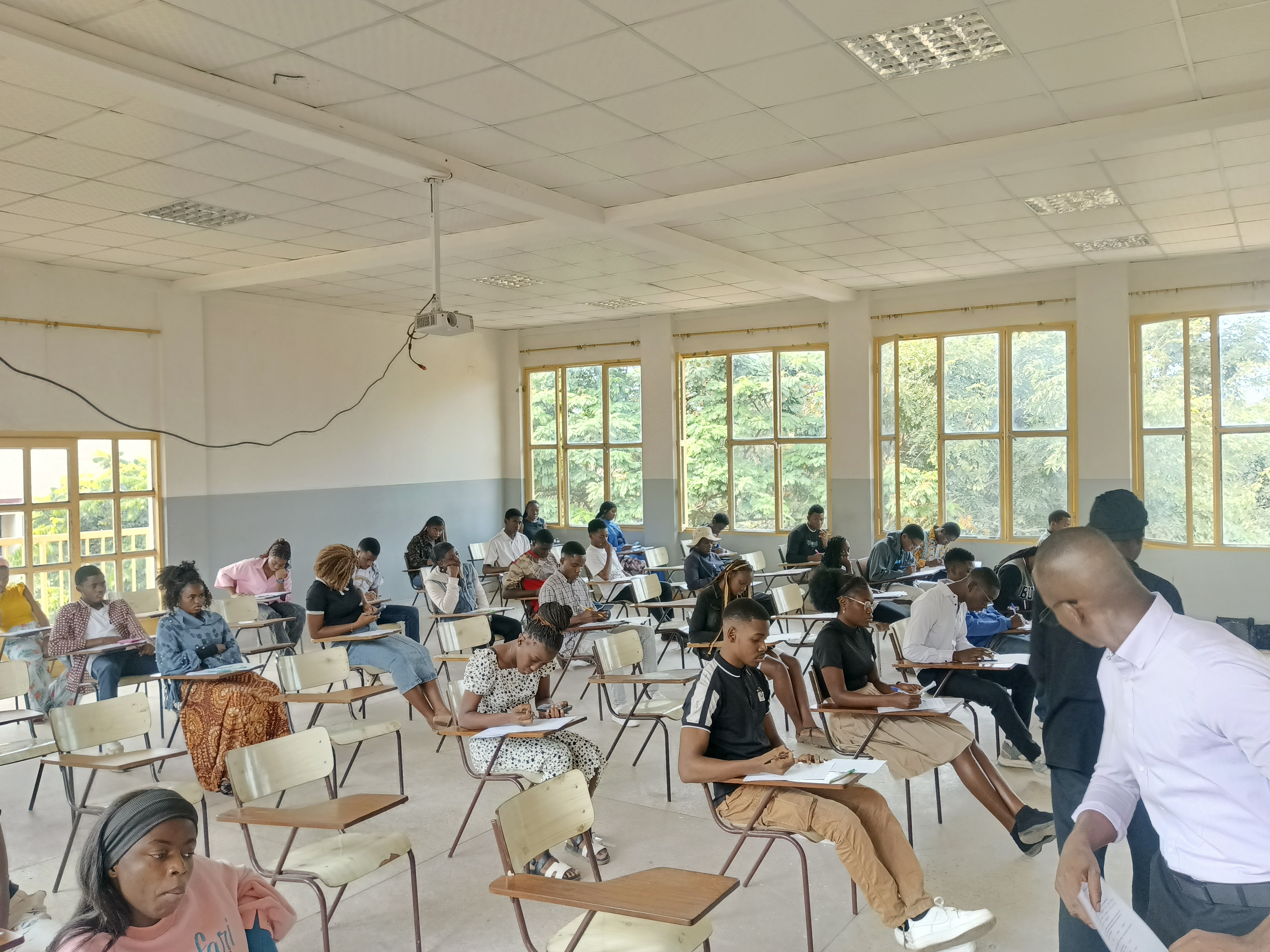 RETOUR EN IMAGES SUR LE 1er CONCOURS D’ADMISSION 2026-2027 DE LA FACULTÉ DES SCIENCES AGRONOMIQUES ET VÉTÉRINAIRES (FSAV)