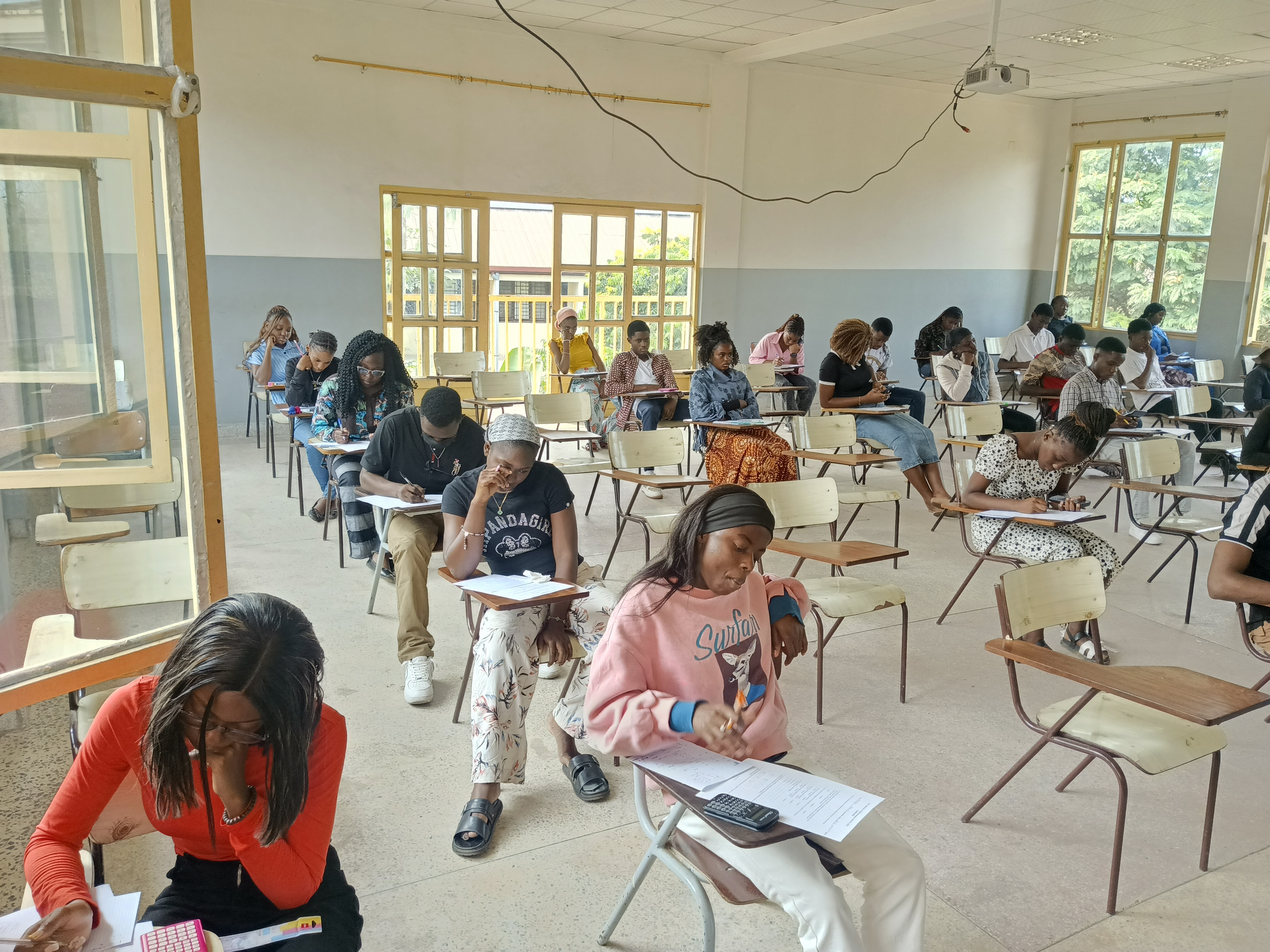 RETOUR EN IMAGES SUR LE 1er CONCOURS D’ADMISSION 2026-2027 DE LA FACULTÉ DES SCIENCES AGRONOMIQUES ET VÉTÉRINAIRES (FSAV)