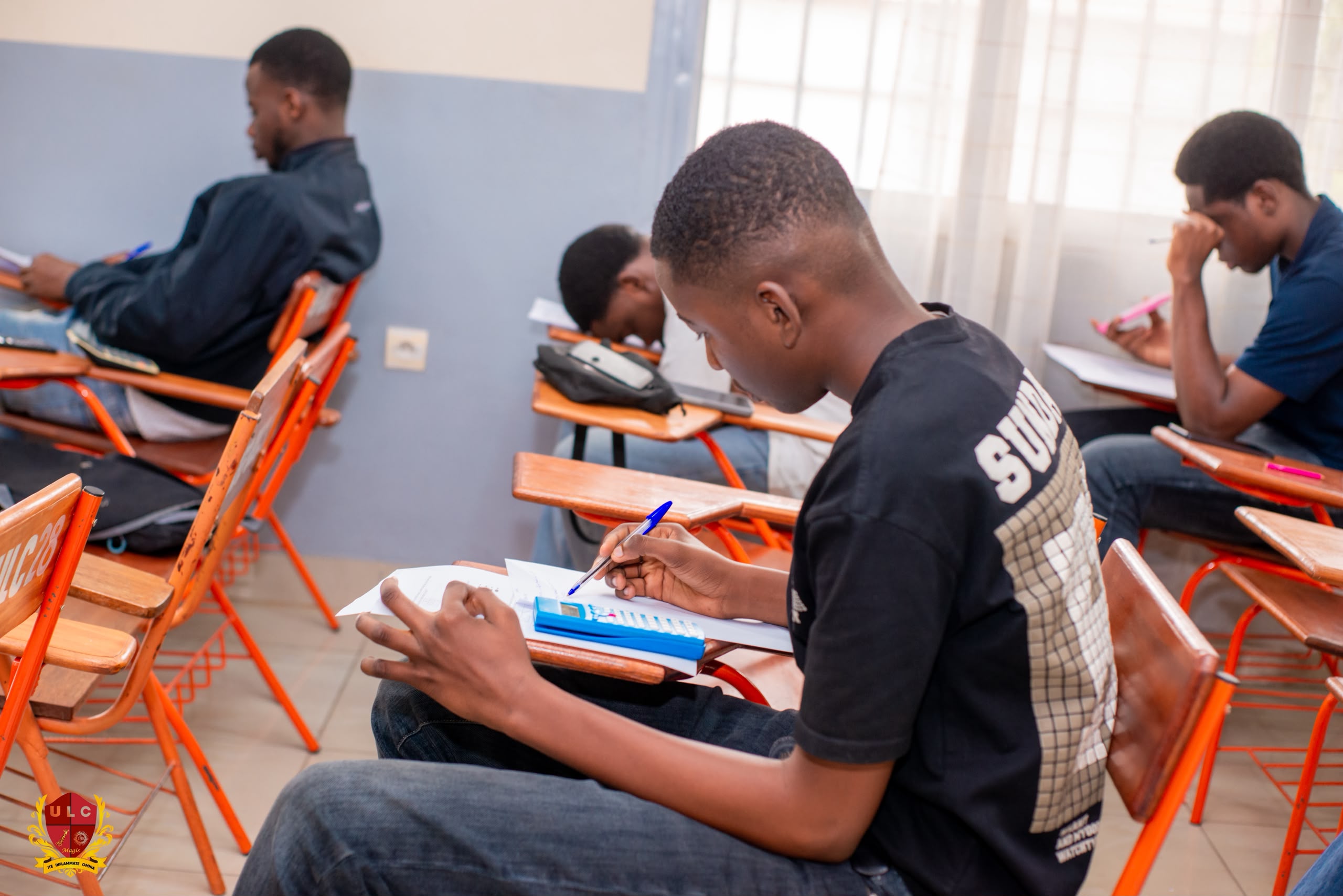 RETOUR EN IMAGES SUR LE DEUXIÈME CONCOURS D’ADMISSION À LA FACULTÉ DE SCIENCES ÉCONOMIQUES ET DE GESTION (FSEG) DE L’UNIVERSITÉ LOYOLA DU CONGO