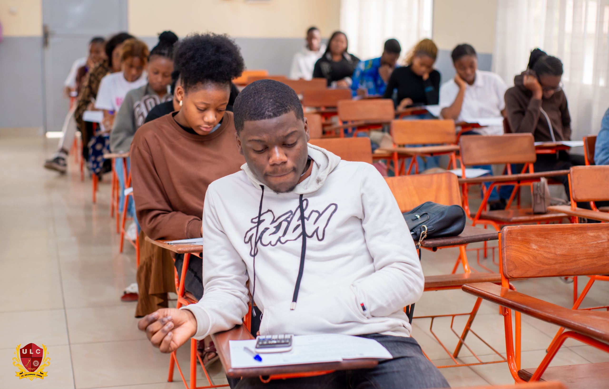 RETOUR EN IMAGES SUR LE DEUXIÈME CONCOURS D’ADMISSION À LA FACULTÉ DE SCIENCES ÉCONOMIQUES ET DE GESTION (FSEG) DE L’UNIVERSITÉ LOYOLA DU CONGO