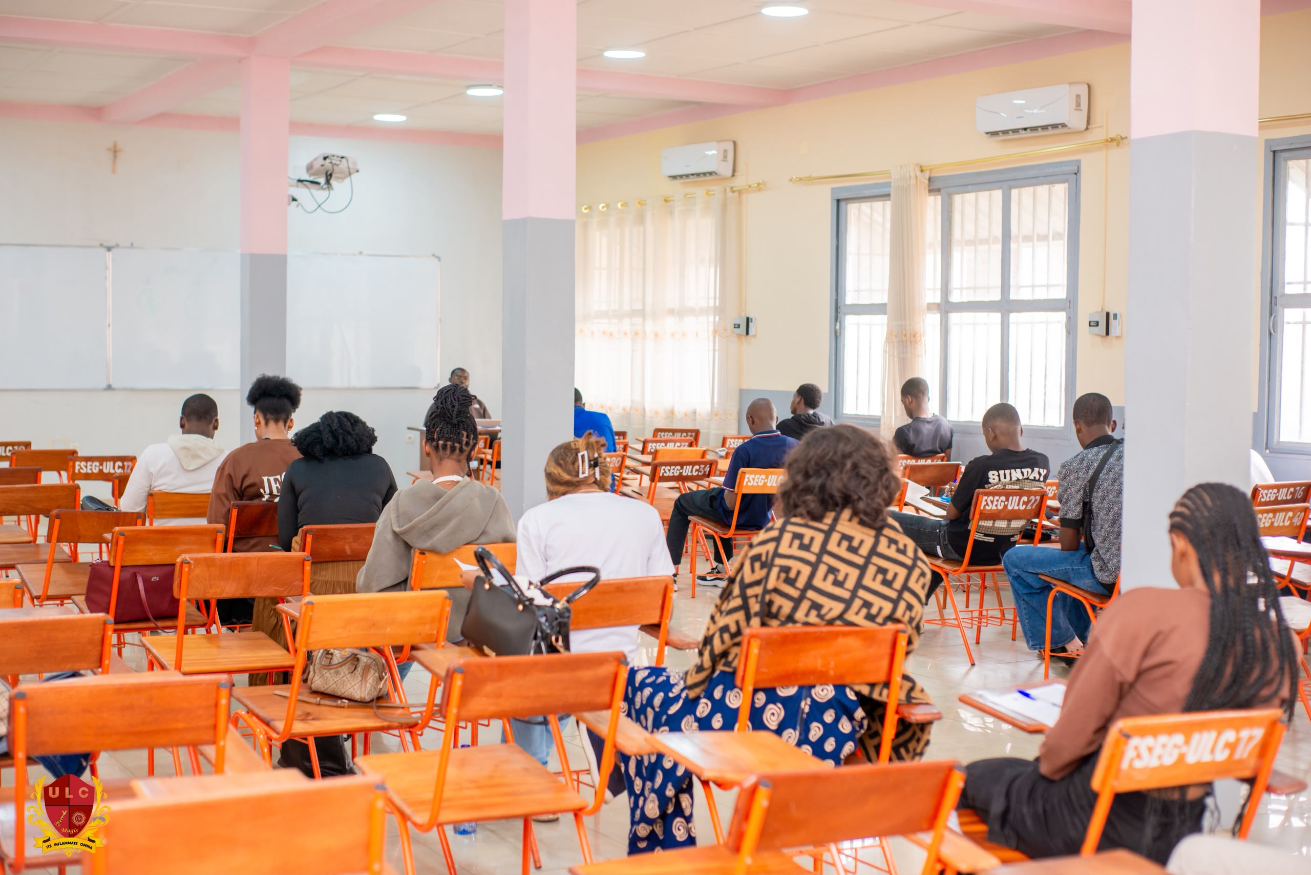 RETOUR EN IMAGES SUR LE DEUXIÈME CONCOURS D’ADMISSION À LA FACULTÉ DE SCIENCES ÉCONOMIQUES ET DE GESTION (FSEG) DE L’UNIVERSITÉ LOYOLA DU CONGO