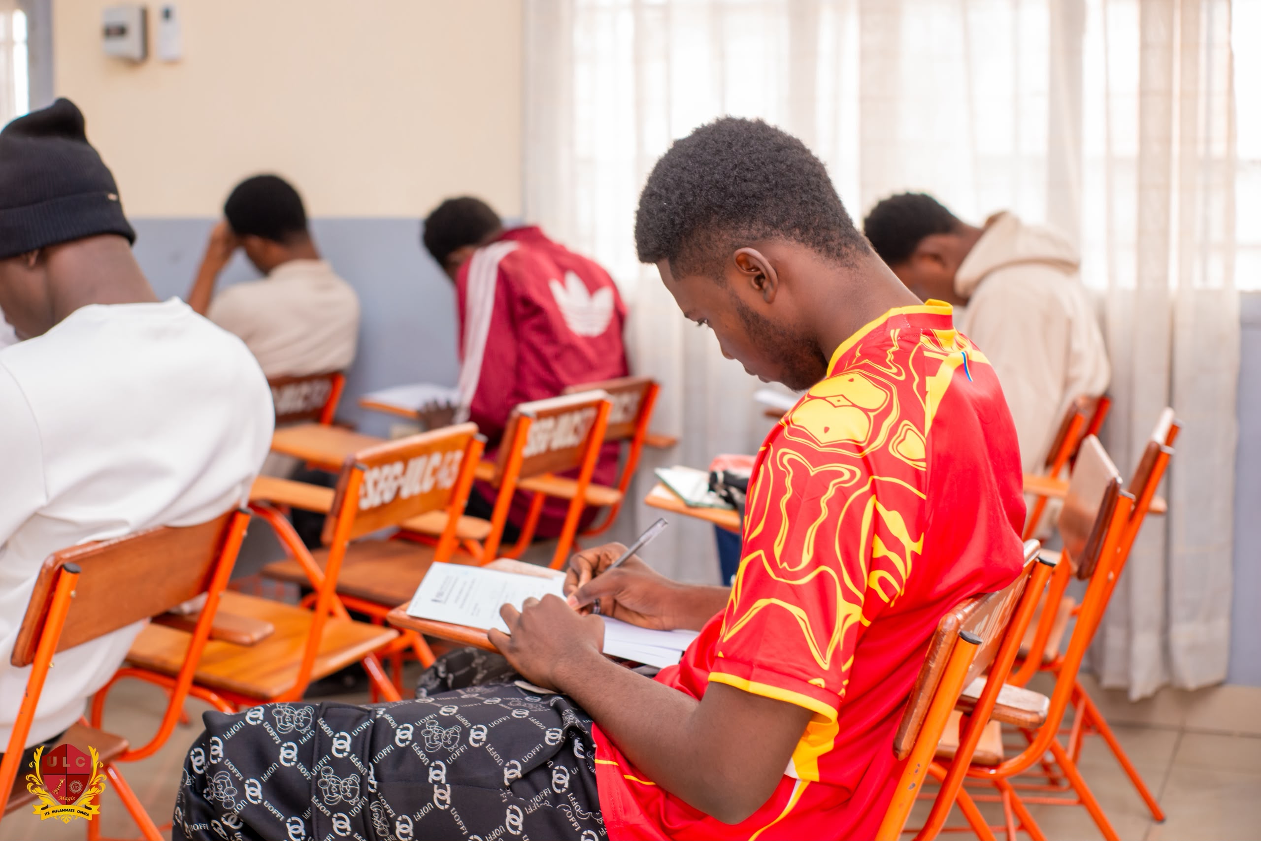 RETOUR EN IMAGES SUR LE DEUXIÈME CONCOURS D’ADMISSION À LA FACULTÉ DE SCIENCES ÉCONOMIQUES ET DE GESTION (FSEG) DE L’UNIVERSITÉ LOYOLA DU CONGO